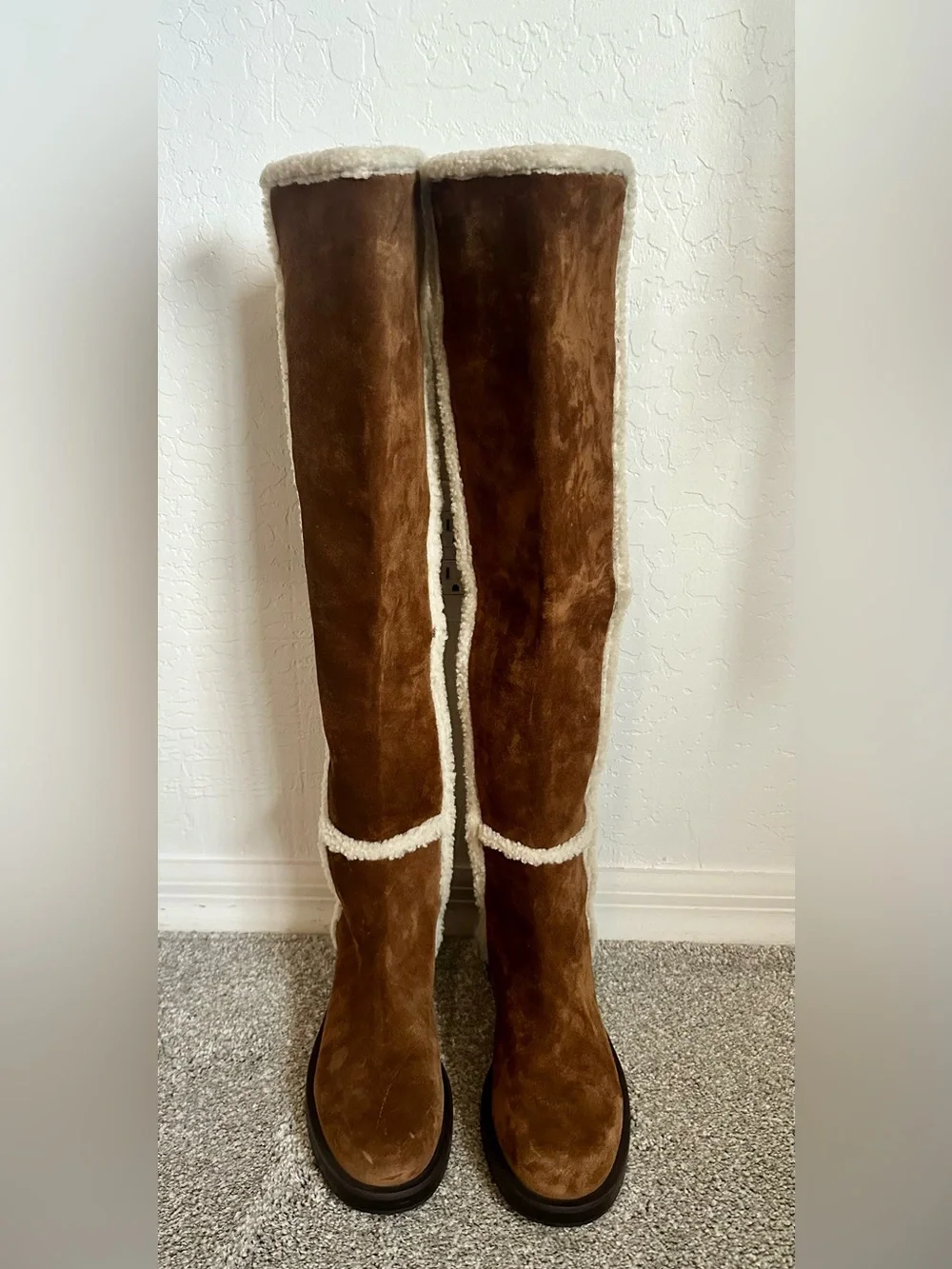 NWOT Stuart Weitzman 5050 OTK Shearling boot size 8